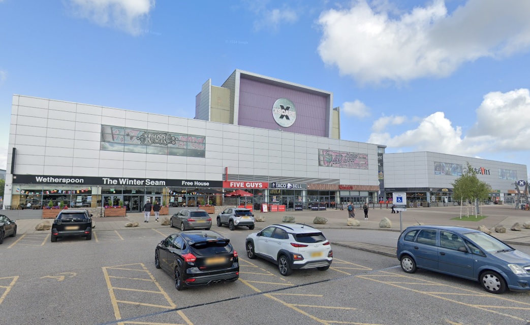 Boy Rang Frightened 12-year-old robbed of £800 gold chain outside Xscape