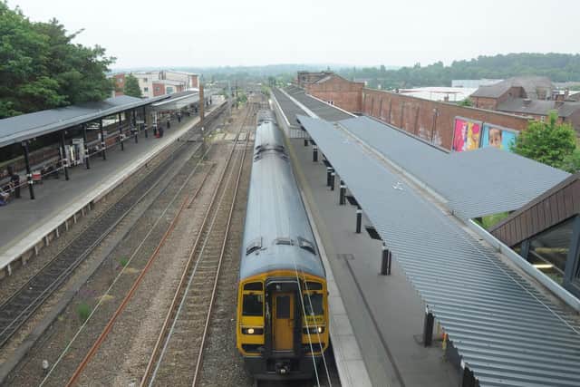 Services between Wakefield and Leeds have been cancelled after a train broke down on the lines.