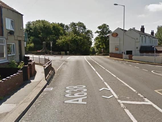 Delays are expected when temporary traffic lights are installed on a major Wakefield road next week.
