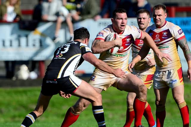 MOUNT PLEASANT: Keegan Hirst in action for Batley Bulldogs. Picture: Paul Butterfield.