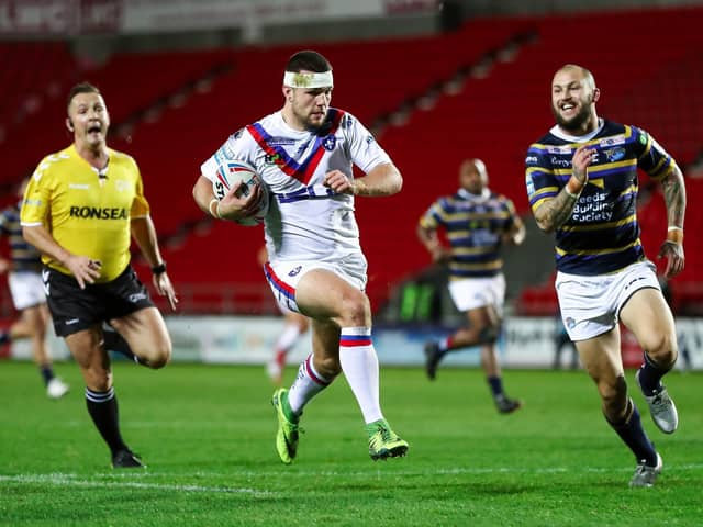 Wakefield's Max Jowitt runs in for a try. (Alex Whitehead/SWpix.com)