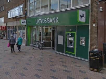 Te Berucht Uitsluiten Three minutes of madness": Witness relives Wakefield bank robbery |  Wakefield Express