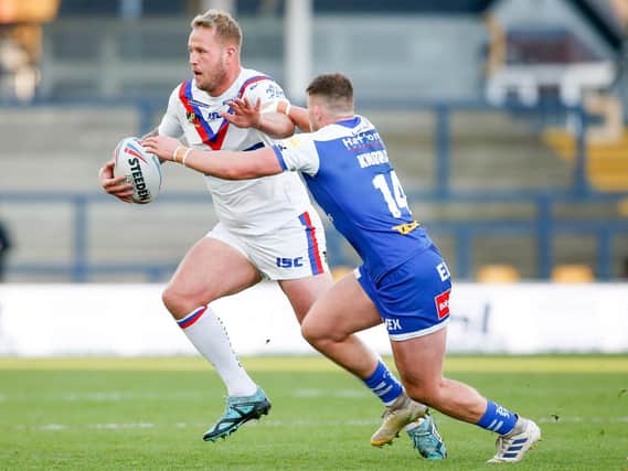Picture by Ed Sykes/SWpix.com - 09/10/2020 - Rugby League - Betfred Super League - Wakefield Trinity v St Helens - Emerald Headingley Stadium, Leeds, England - Wakefield Trinity's Joe Westerman in action with St Helens' Morgan Knowles