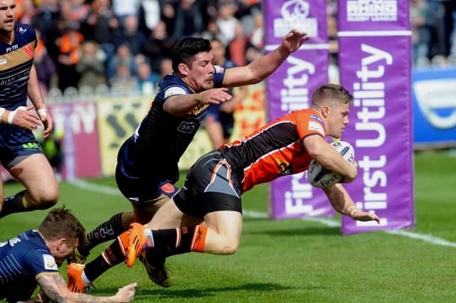 Ryan Hampshire scores a try in his previous spell with Castleford Tigers.