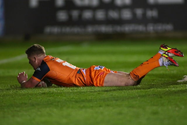 Adam Milner dives over for his try against Toulouse Olympique. Picture: Simon Hall