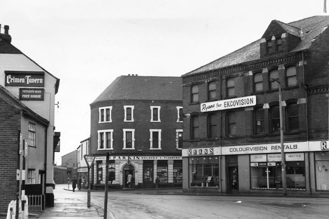 Bank Street-Aire Street-Church Street junction, Castleford, 1975.