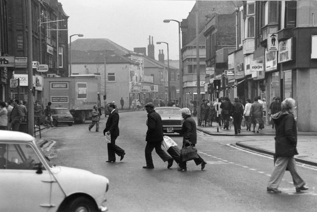 Pedestrians cross Carlton Street, Castleford, 1982.