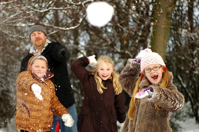 Queens Park Castleford. Pictured: Steve Jobling, Katelan Jarvis, Sophie Jobling and Charlotte Powell having fun in the snow.