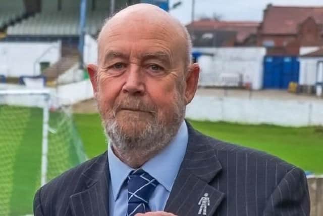Stuart Highfield is stepping down as Frickley Athletic chairman.