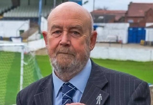 Stuart Highfield is stepping down as Frickley Athletic chairman.
