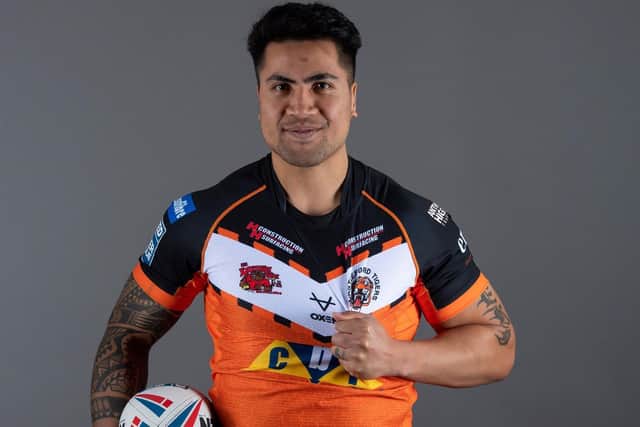 Castleford Tigers winger Sosaia Feki has joined Featherstone Rovers on an initial two-week loan.