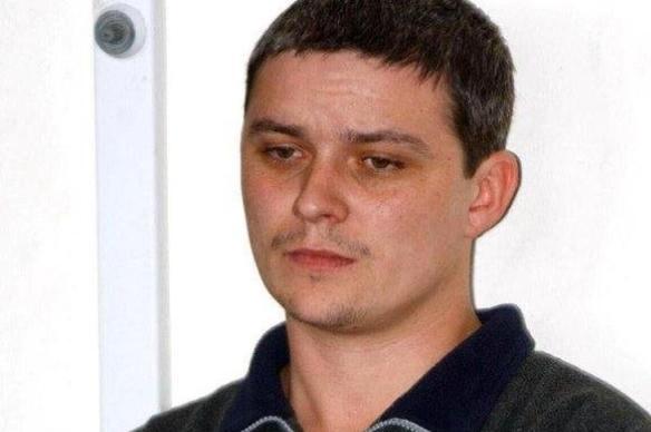 Ian Huntley was convicted of the murder of Holly Wells and Jessica Chapman in 2003 and sentenced to two terms of life imprisonment. He was held at Wakefield prison until January 2008 when he was moved to HMP Frankland.