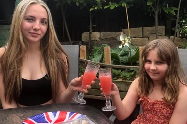 Linz Green snapped Lilly and poppy enjoying mocktails and a day at Pontefract Castle.
