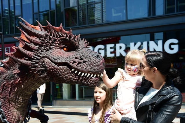 Flame the dragon, as seen on national TV, wowed crowds on Friday and Hyperbole Cosplay appeared as Game of Thrones’ Queen Daenerys on Friday and Queen Elsa on Saturday – all to help raise money for Forget Me Not children’s hospice and One Great Day charities.