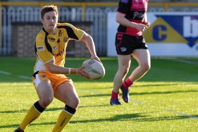 Zac Snellgrove crossed for a hat-trick of tries for Castleford Tigers U18s in their 52-42 victory over Hull KR U18s.