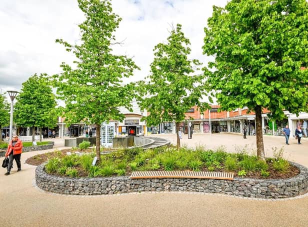 To provide visitors with a green, vibrant and relaxing shopping experience, Junction 32’s two squares have been fully re-landscaped.