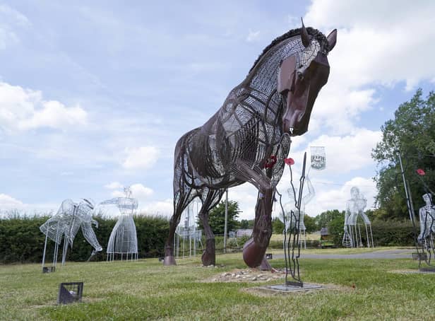 The War Horse and the sculptures in Featherstone.