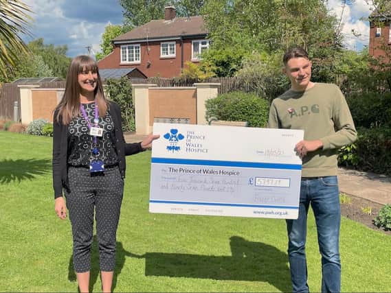 A teenager from Pontefract has taken on a skydive of over 10,000ft to raise money for the hospice that cared for his mum during her final days