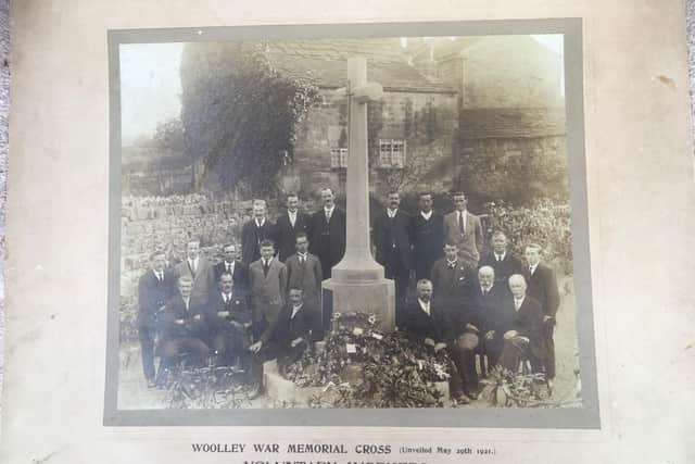 The volunteer workers who helped build the monument.