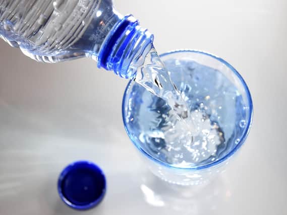 Drink the recommended fluid level every day to prevent heart failure late on. Photo: Getty Images