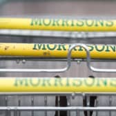 A pre-Christmas strike at Morrisons in Wakefield has been called off after warehouse workers accepted an improved pay offer.