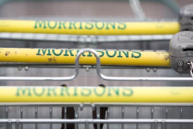 A pre-Christmas strike at Morrisons in Wakefield has been called off after warehouse workers accepted an improved pay offer.