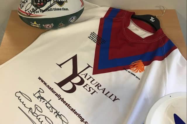 Garry Schofield OBE is a rugby legend, and thanks to your local RSPCA branch you could be taking home a rugby ball and testimonial shirt signed by him just in time for Christmas.