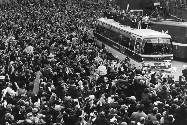 Thousands of people gathered to give Castleford a hero's welcome as the team returned victorious from the 1969 Challenge Cup Final.