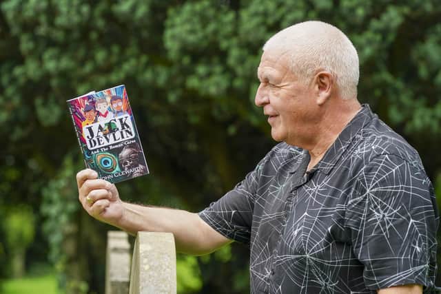 The book is set in Yorkshire and features Castleford heavily.