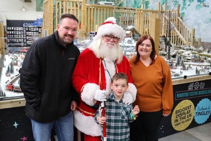 Thomas, 5, helps make history by launching biggest single display of Lemax ...