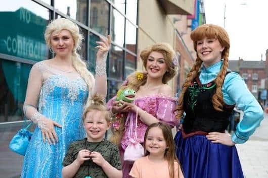 Elsa, Anna and Disney princesses.