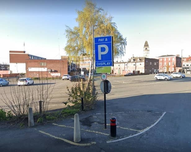 Wakefield Council is offering free parking this month to encourage people to do their Christmas shopping in Wakefield, Castleford and Pontefract.