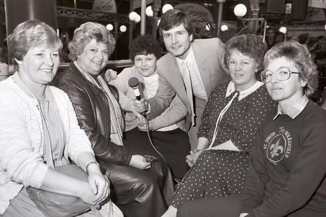Claire Rayner and Radio Aire's Peter Levy in The Ridings in April, 1985.