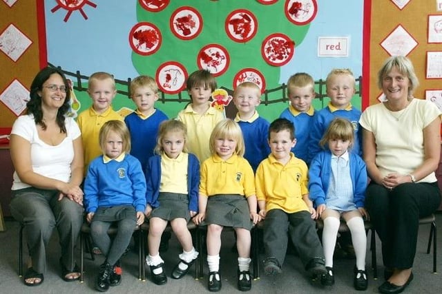 New school starters at Dimple Well school in Ossett in 2006 with teachers Mrs Finney and Mrs Roger.