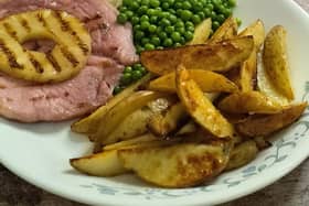 Classic favourite gammon, chips and pineapple.