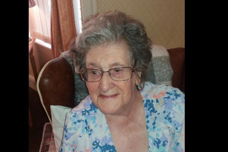 David Janice Griffin said: "My beautiful angel, my mum passed away with Covid, we couldnt be with her. I miss her so much she was the best mum in the world."