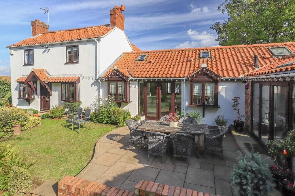 For sale in Pontefract: Inside a beautiful £675,000 period cottage ...