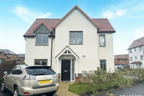 This three bedroom semi detached property in Pontefract is available for £260,000.