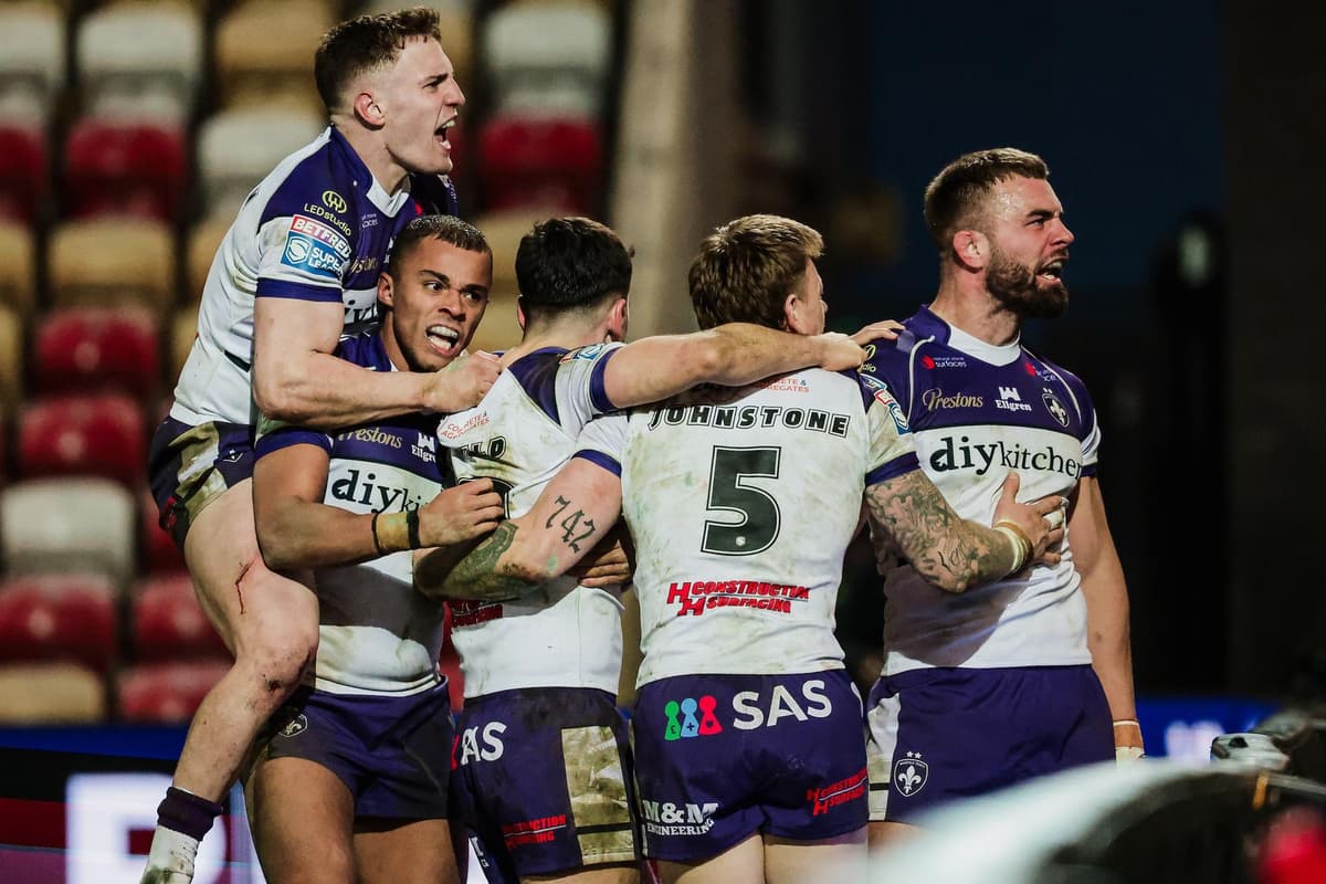 Das geduldige Team von Wakefield Trinity besiegte die York Knights mit ...