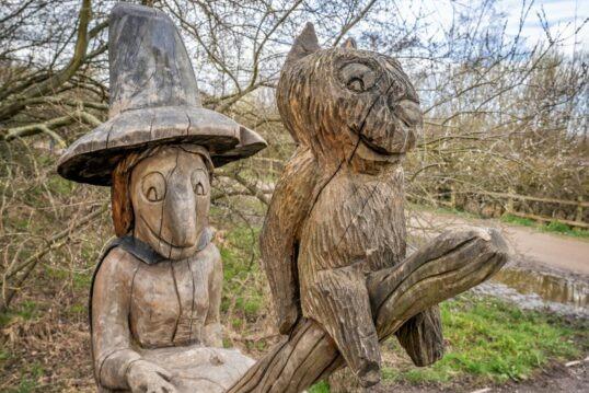 There are now four story trails around Wakefield District for children to explore with the newest one being added to Pontefract Park! There’s Room on the Broom at Anglers Country Park, Blown Away at Pugneys Country Park, Gnome Roam at Newmillerdam and now Peter’s Peregrine at Pontefract Park.