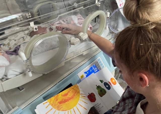 Laura Hakier has been reading to her daughter, Mila, on the neonatal unit at Pinderfields Hospital.