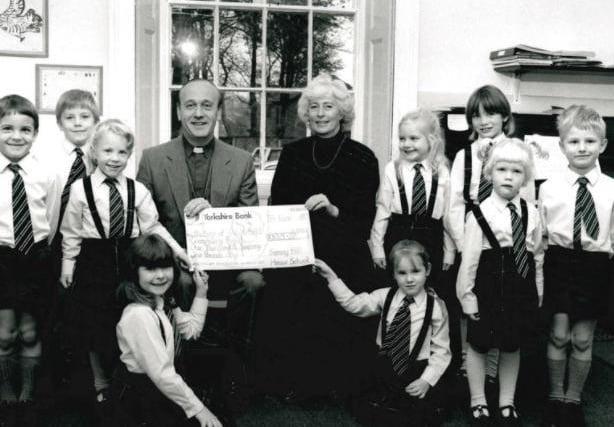 Sunny Hill House. Pupils hold a sponsored swim. Published in the Wakefield Express 16.11.1990. Photo supplied by Wakefield Libraries.