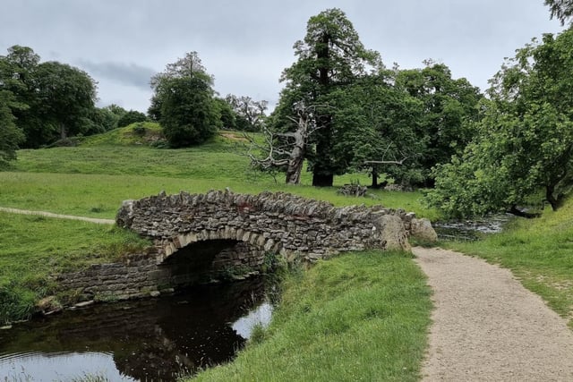 This 9.7-km loop trail near Ripon takes an average of 2 hours 30 minutes to complete. Starting on the edge of Ripon, this trail heads through Whitcliffe Wood nature reserve and continues to Studley Royal Park passing a lake and following the River Shell.
