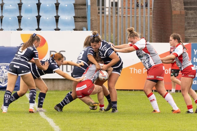 Featherstone Rovers Women were strong in defence in their win over Leigh Leopards.
