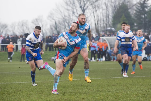 Luke Gale runs in for a try for Wakefield