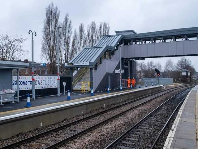 The second platform at Castleford railway station is back online, allowing Transpennine Express (TPE) to run services between York – Castleford – Wakefield Kirkgate – Huddersfield – Manchester Piccadilly.