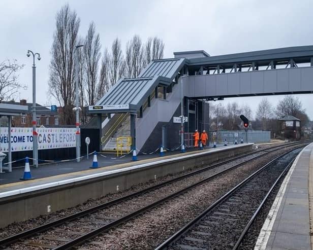 The second platform at Castleford railway station is back online, allowing Transpennine Express (TPE) to run services between York – Castleford – Wakefield Kirkgate – Huddersfield – Manchester Piccadilly.