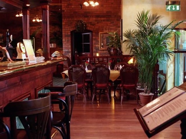 Wolski's restaurant and bar, Wakefield. The upstairs bar in 1999.