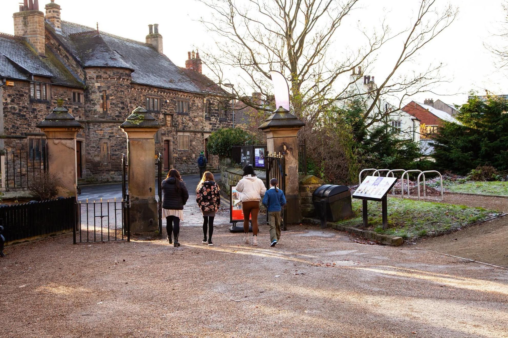 Arbeiten zur Verbesserung des Zugangs zu Pontefract Castle sollen beginnen