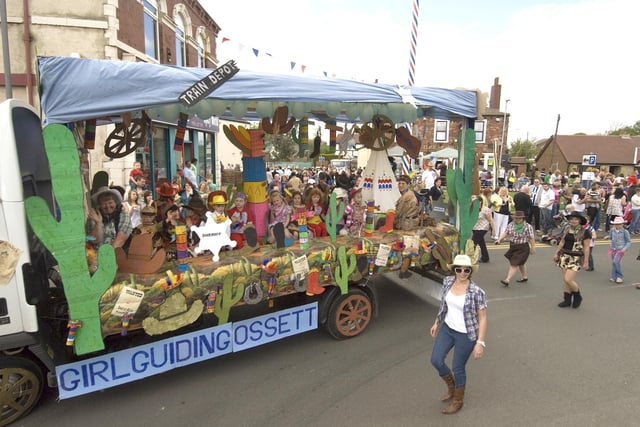 The Ossett Girl Guide's float during the 2009 Gawthorpe Maypole Procession.